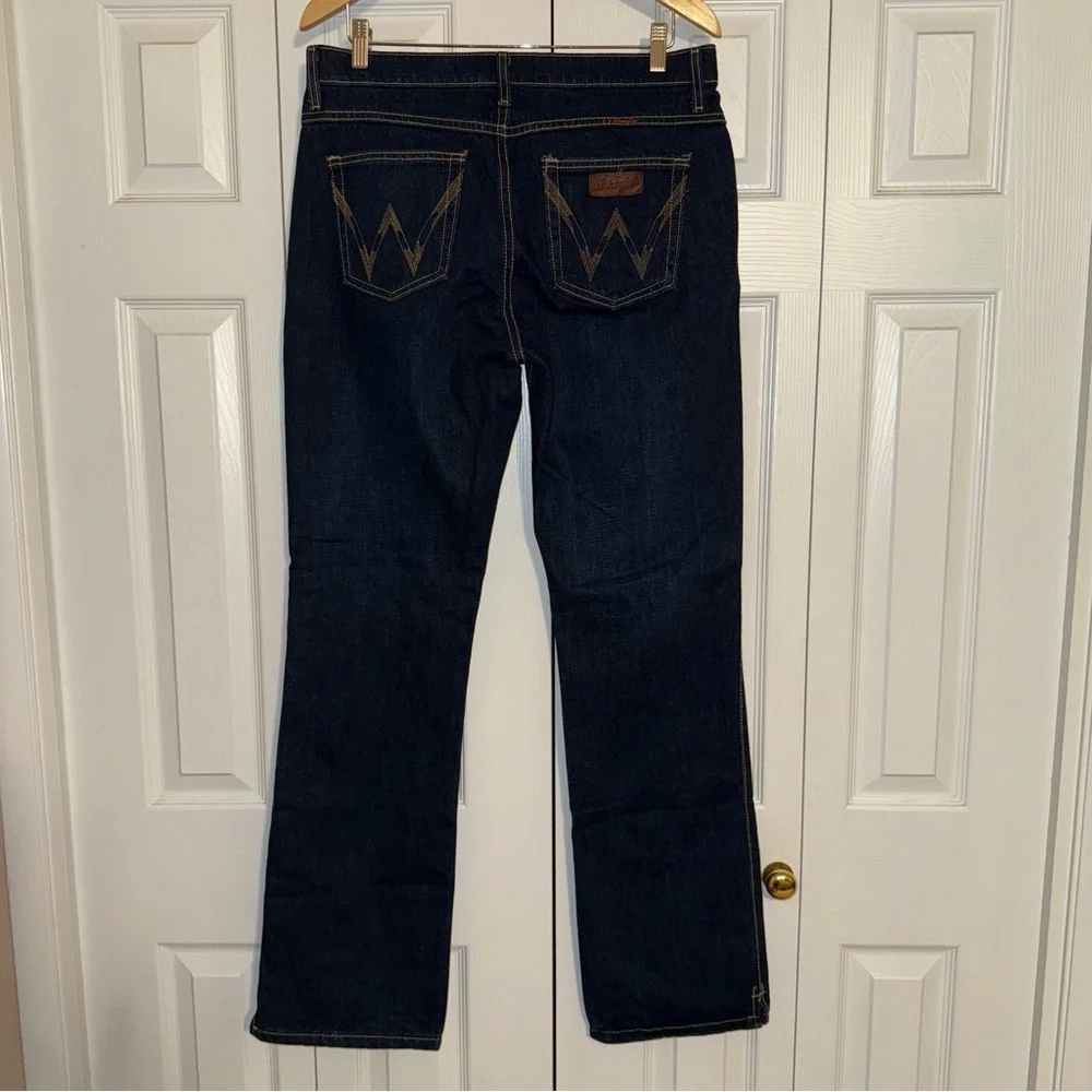 Wrangler cash no gap waistband  bootcut Jean size 11/12/L34